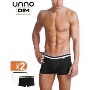 Modèle portant des boxers en coton élastique Unno DIM